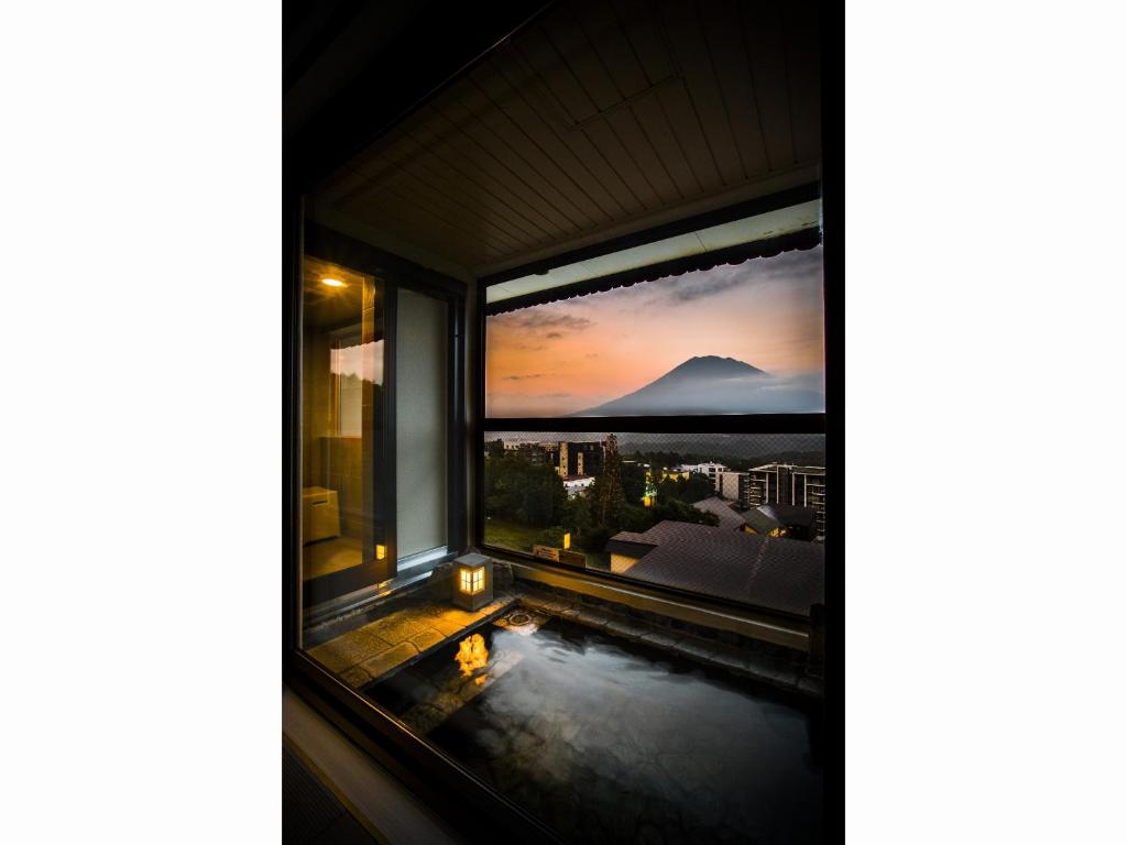 Yumoto Niseko Prince Hotel Hirafutei Private Onsen Mountain View