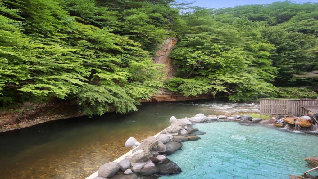 Yunomori Hotel Shidotaira Onsen River View