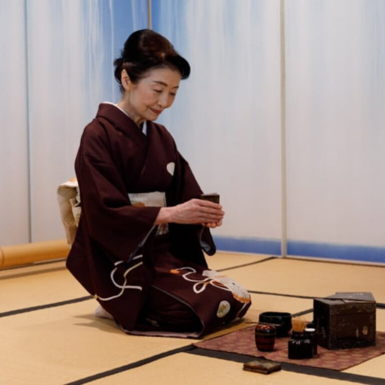 Experience Tea at Ekoin Temple with Master