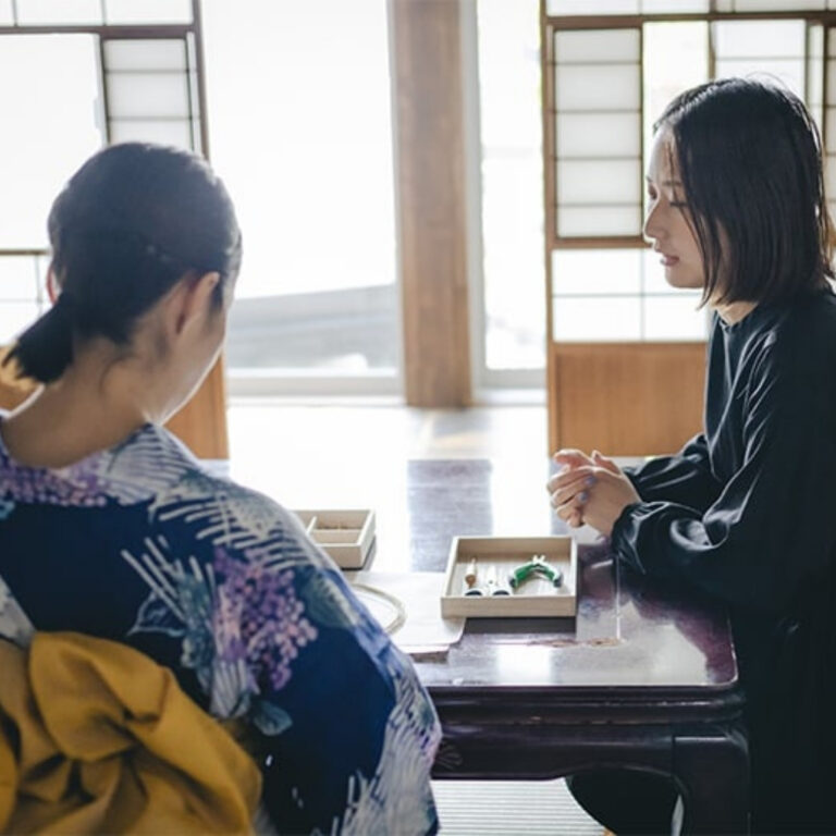 Wear a Yukata, Craft Matching Mizuhiki Accessories, and Keep Your Kimono