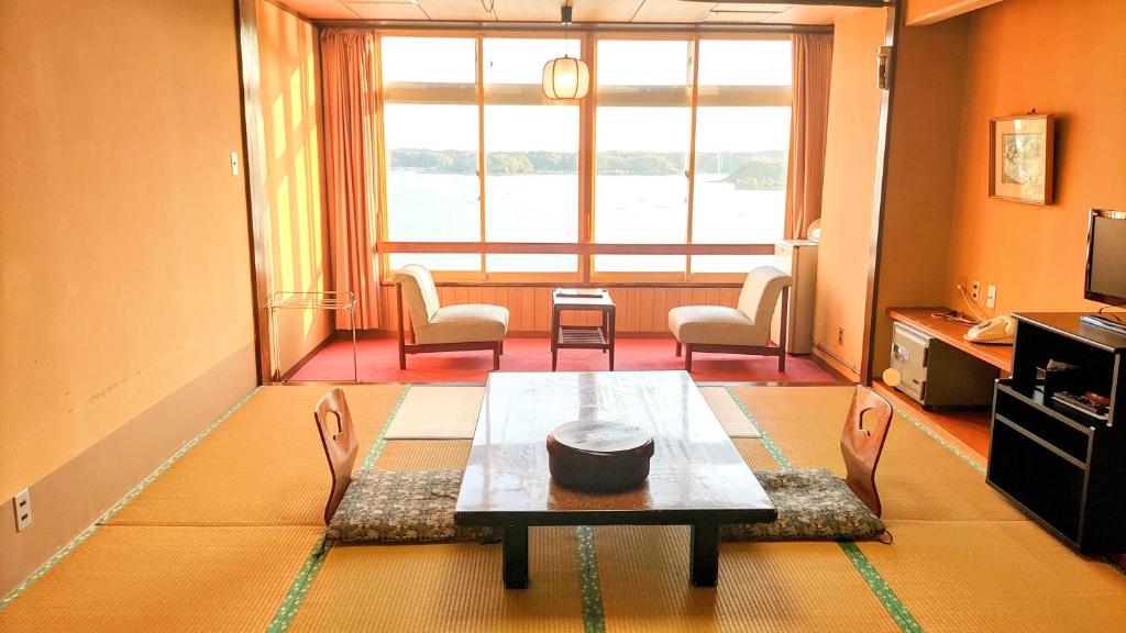 Aokiya Tatami Room Seating View