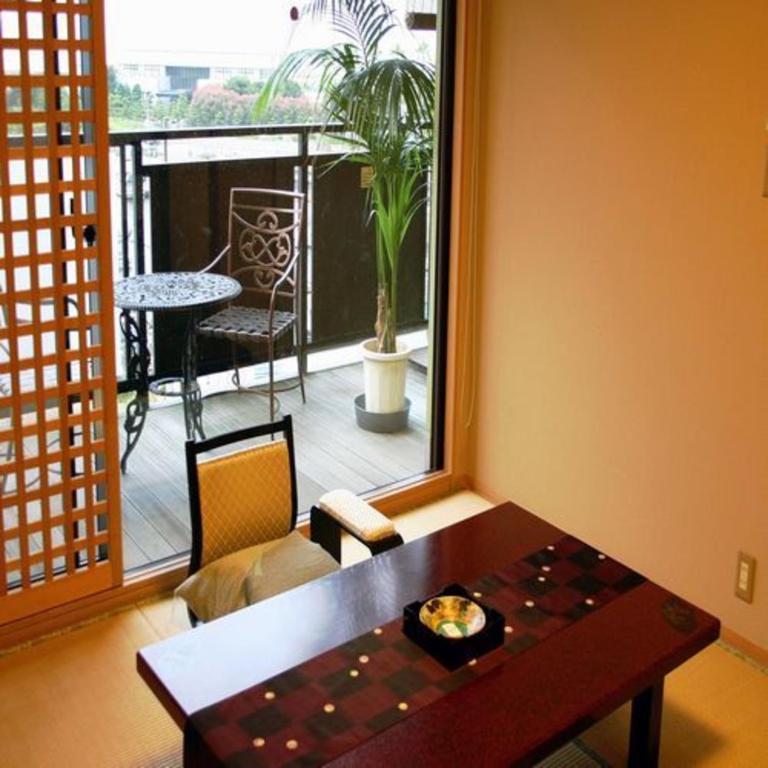Atami Onsen Shukaen Yu No Hanazen Tatami Room Balcony