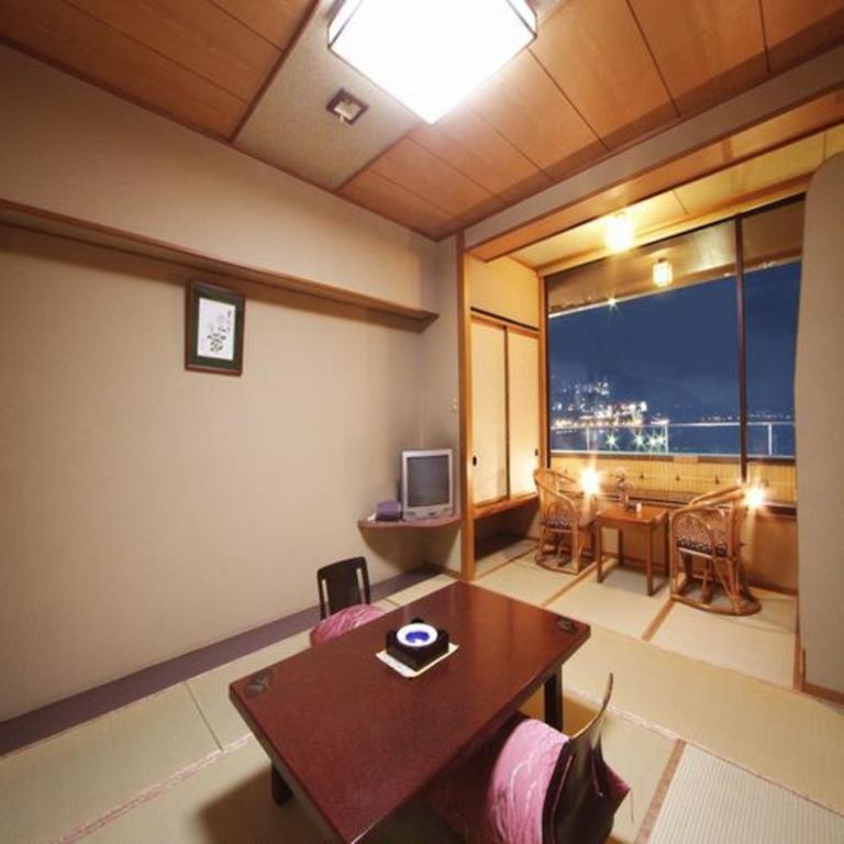 Atami Onsen Shukaen Yu No Hanazen Tatami Room Night View