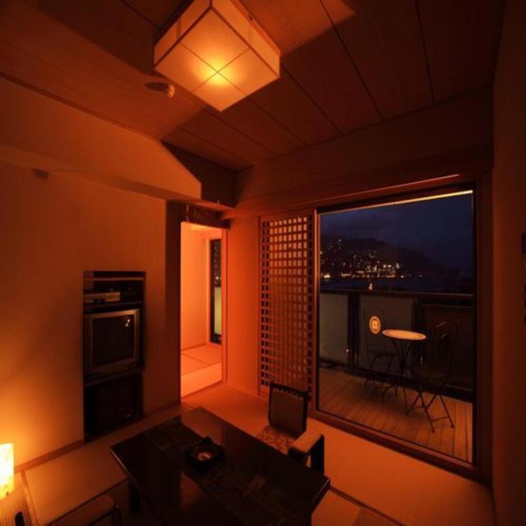 Atami Onsen Shukaen Yu No Hanazen Tatami Room Night