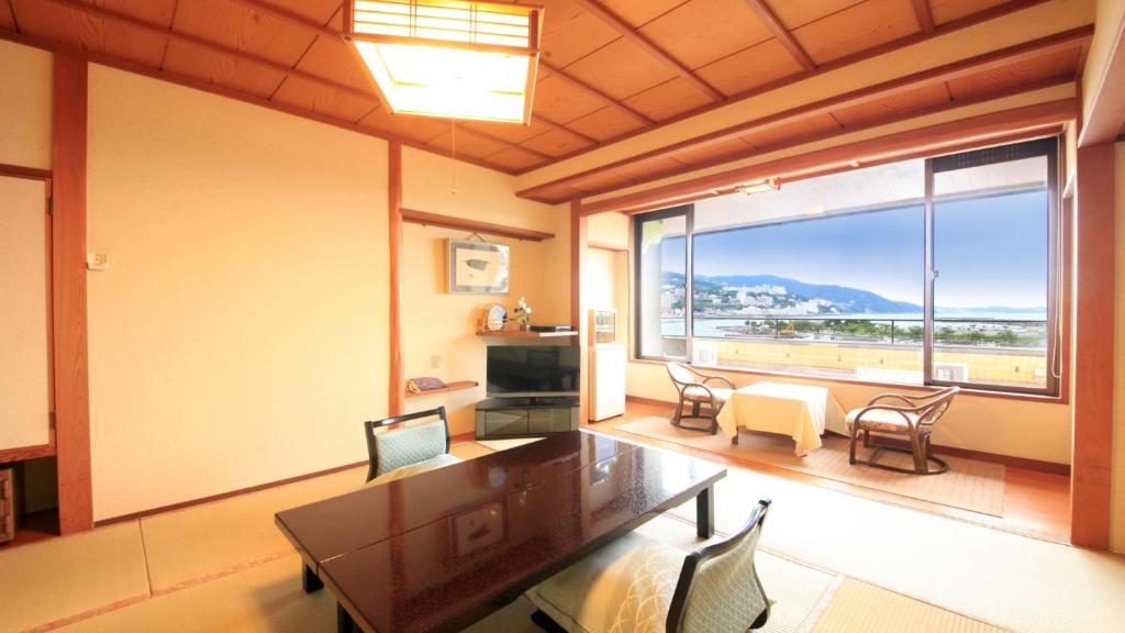 Atami Onsen Shukaen Yu No Hanazen Tatami Room View