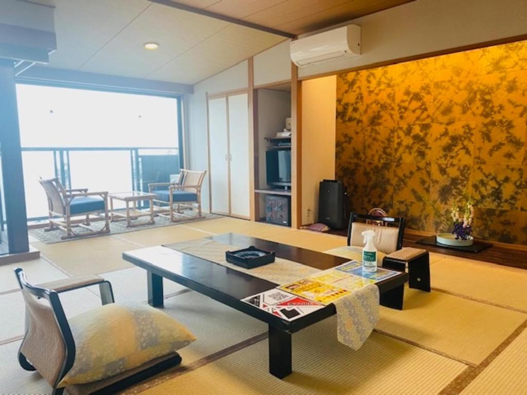 Atami Onsen Shukaen Yu No Hanazen Tatami Room
