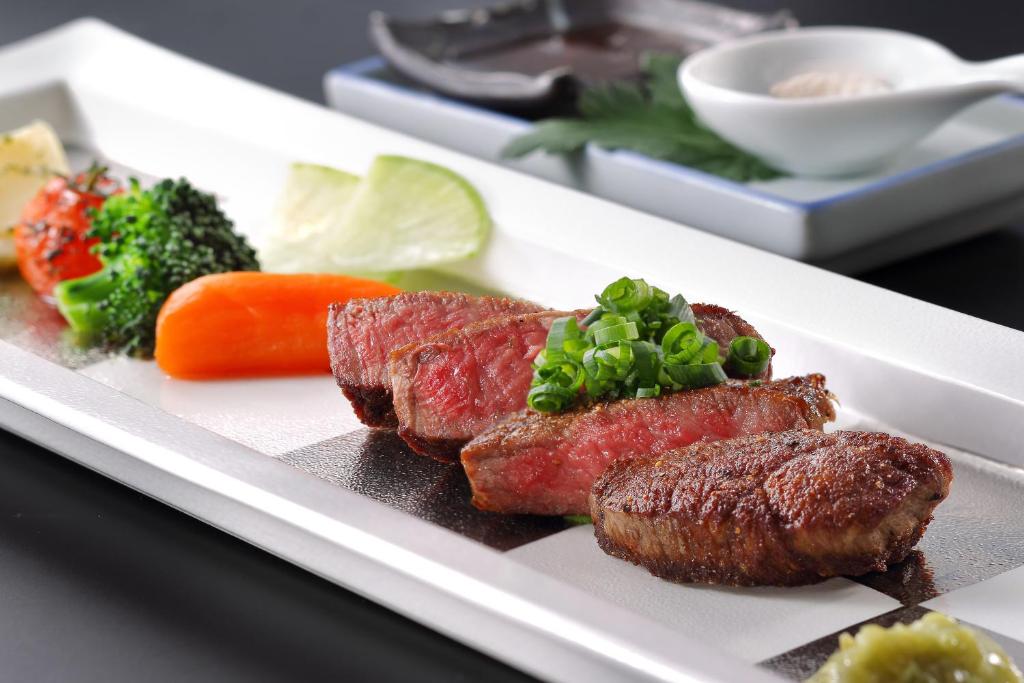 Atsumionsentachibanaya Steak Platter