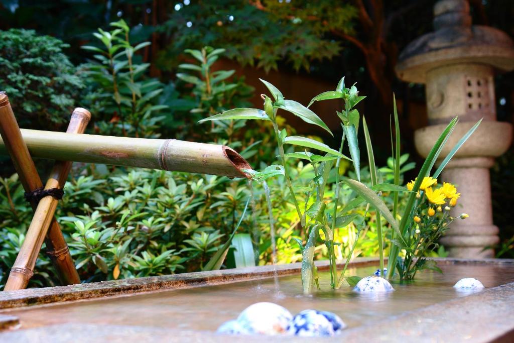 Gero Onsen Kaiseki Yado Suihouen Garden Bamboo Fountain