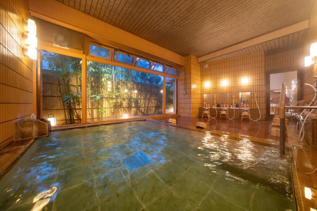 Gero Onsen Kaiseki Yado Suihouen Indoor Bath