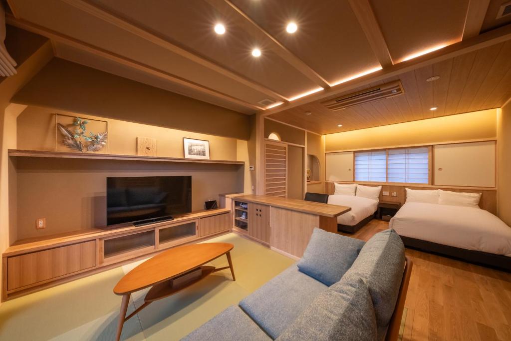 Gero Onsen Kaiseki Yado Suihouen Modern Room