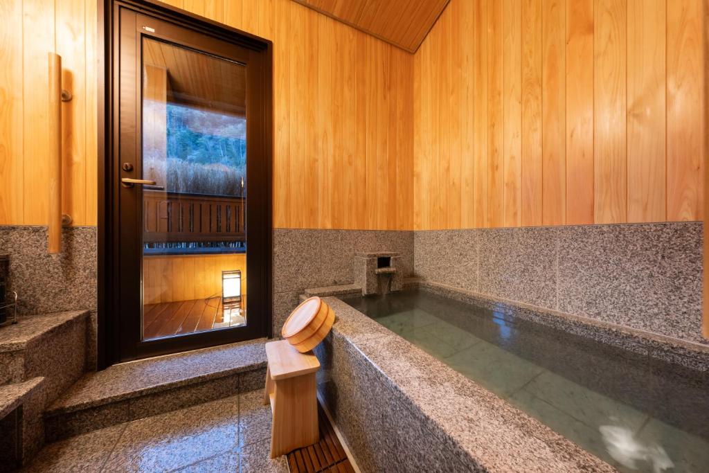 Gero Onsen Kaiseki Yado Suihouen Private Onsen