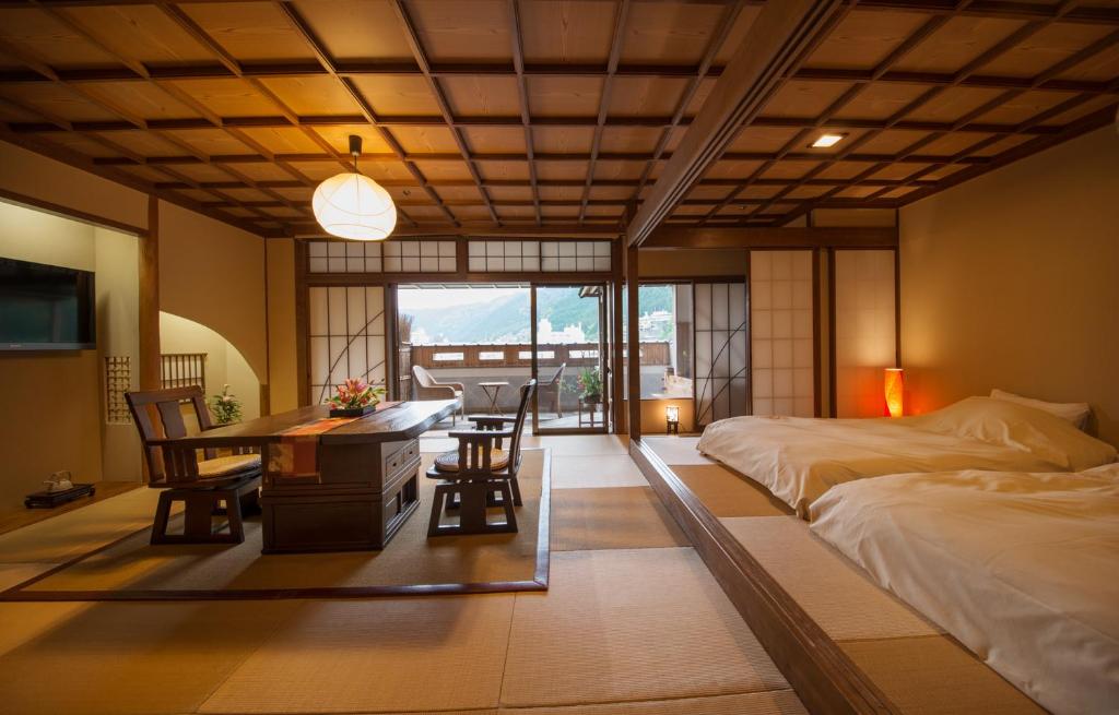 Gero Onsen Yamagataya Tatami Room