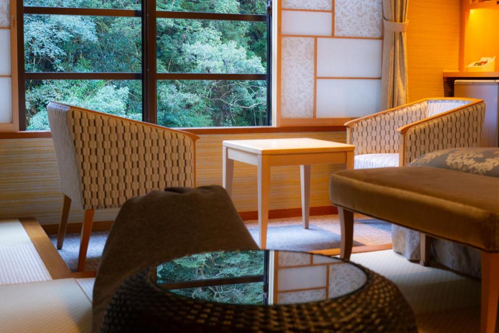 Hizenya Tsuetate Kanko Hotel Tatami Room Chairs Window