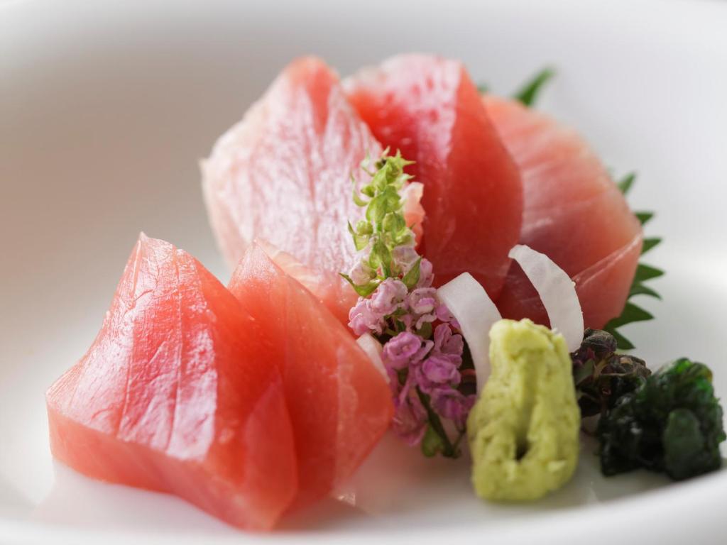 Hotel Ambia Shofukaku Sashimi Dish