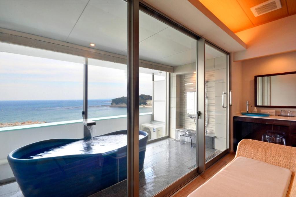 Hotel Sanrakuso Ocean View Bath