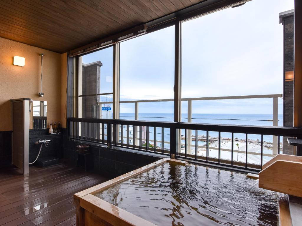 Hotel Sanrakuso Onsen Bath