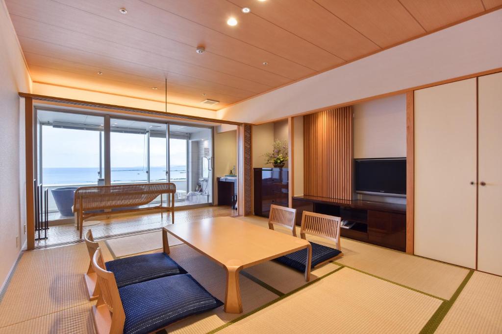 Hotel Sanrakuso Tatami Room Sea View