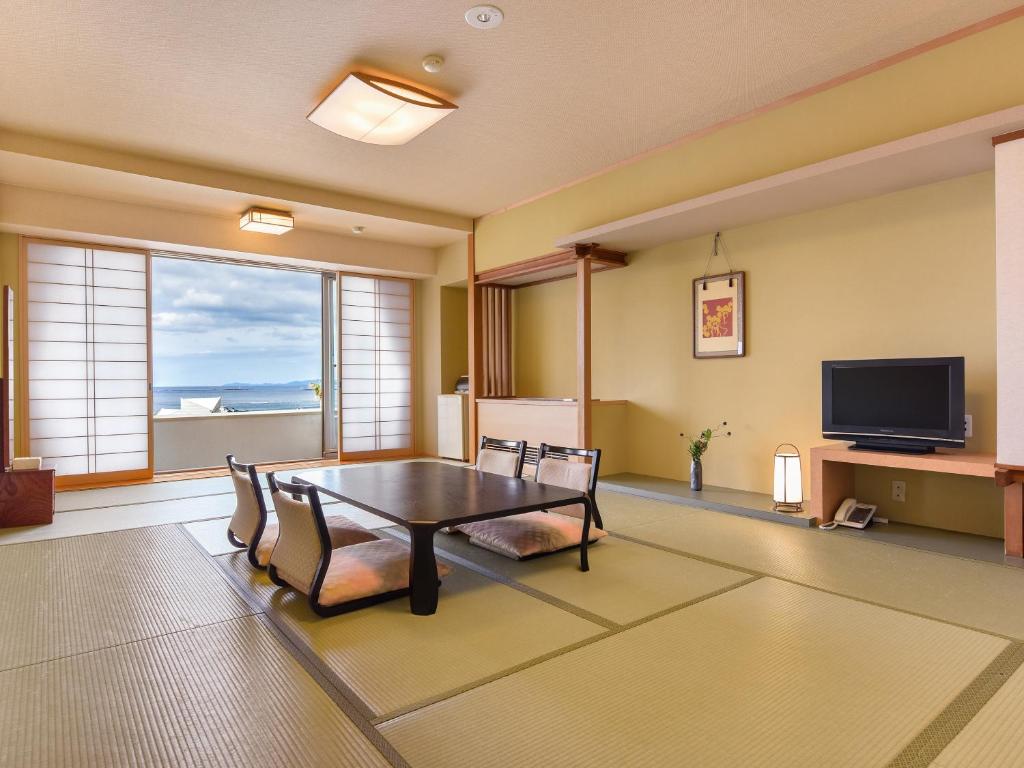 Hotel Sanrakuso Tatami Room Sea View