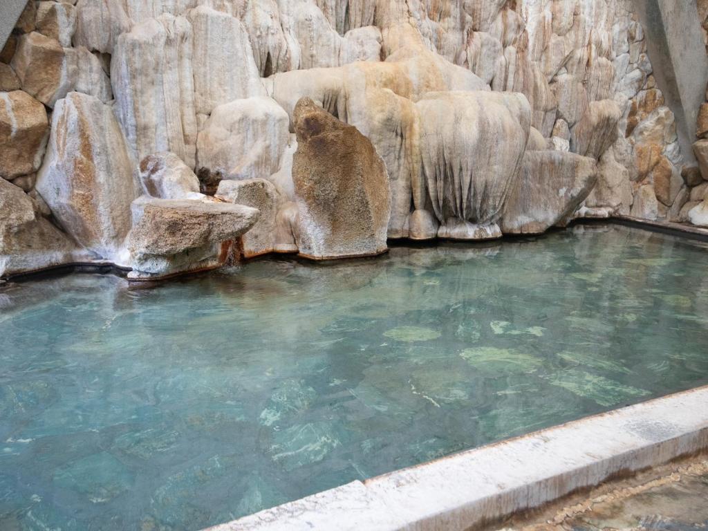 Hotel Shirahamakan Onsen Rocks