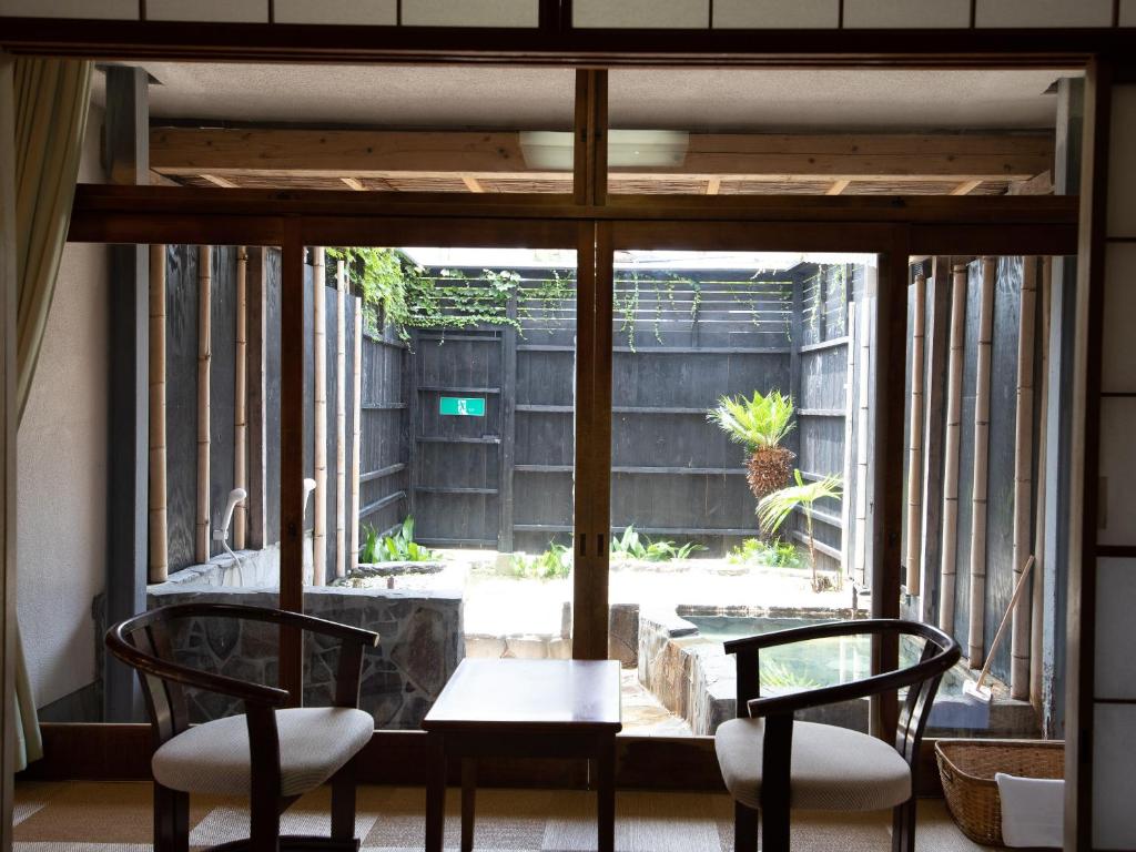 Hotel Shirahamakan Onsen View