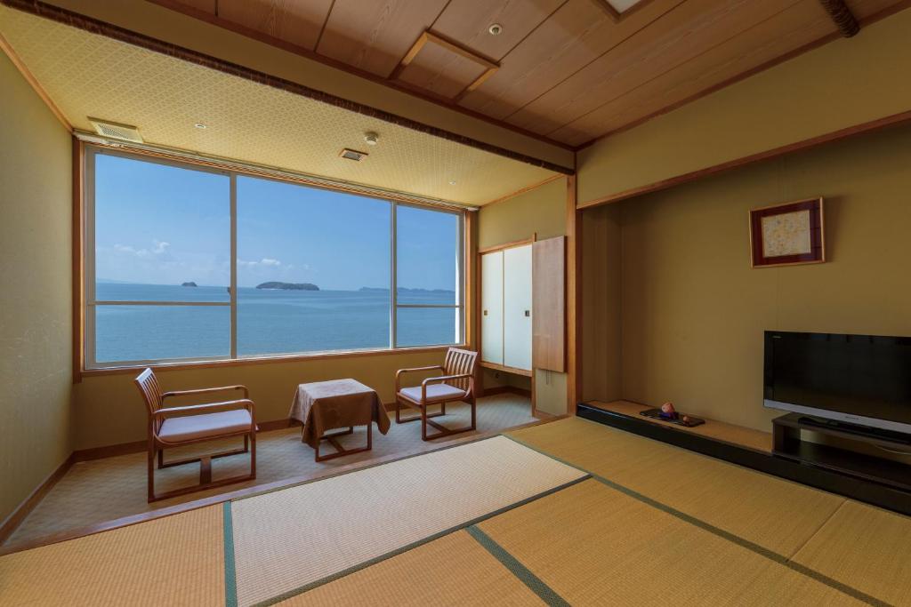 Hotel Shofuen Ocean View Tatami Room