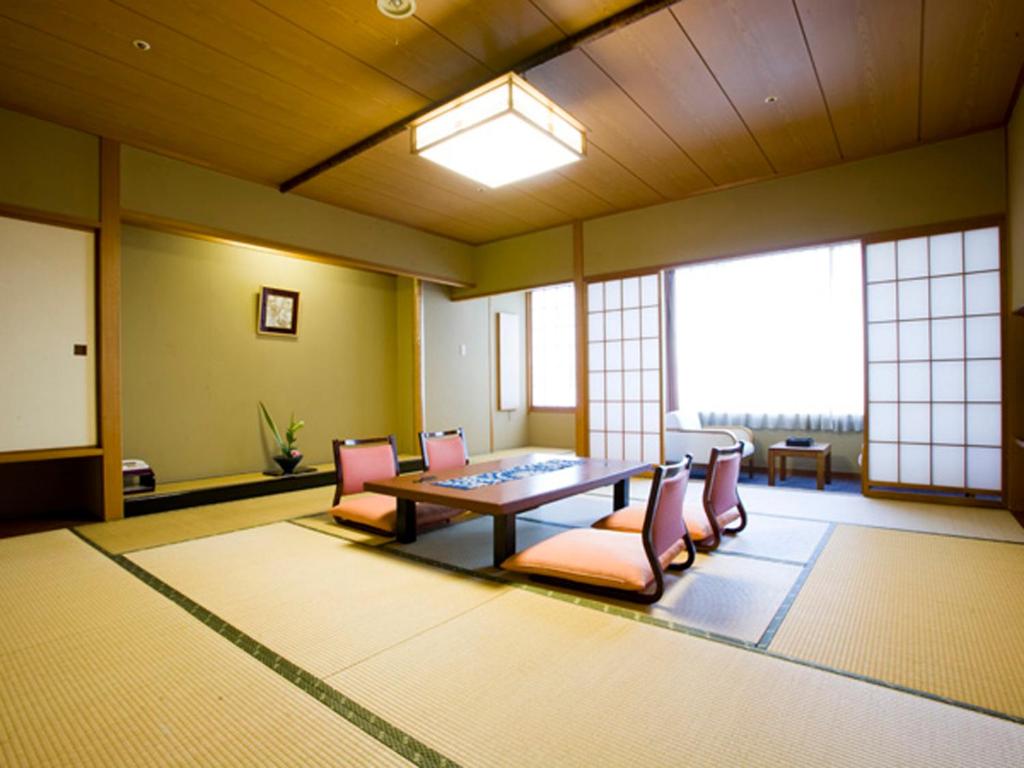 Hotel Shofuen Tatami Room Low Table Chairs