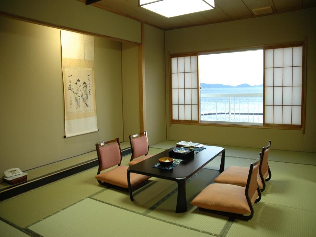 Hotel Shofuen Tatami Room Sea View