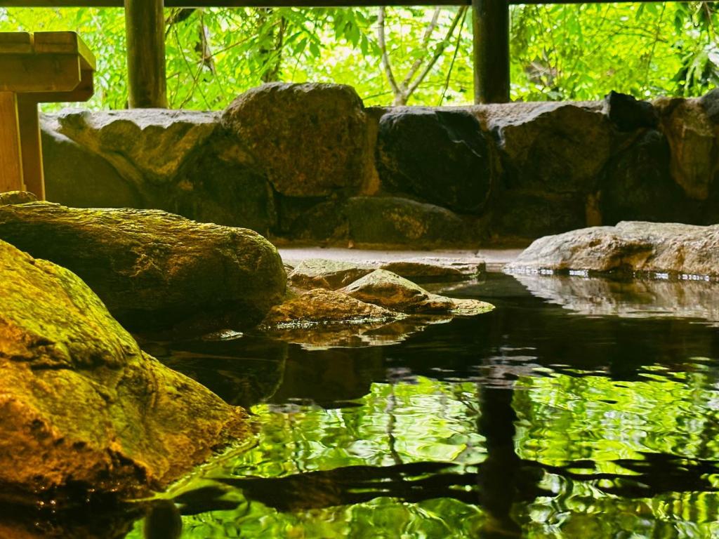 Irodoriyukashiki Hana To Hana Onsen Rocks