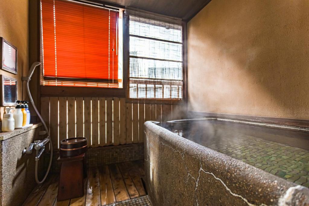 Izu Atagawa Yubana Mankai Adult Only Onsen Bathroom