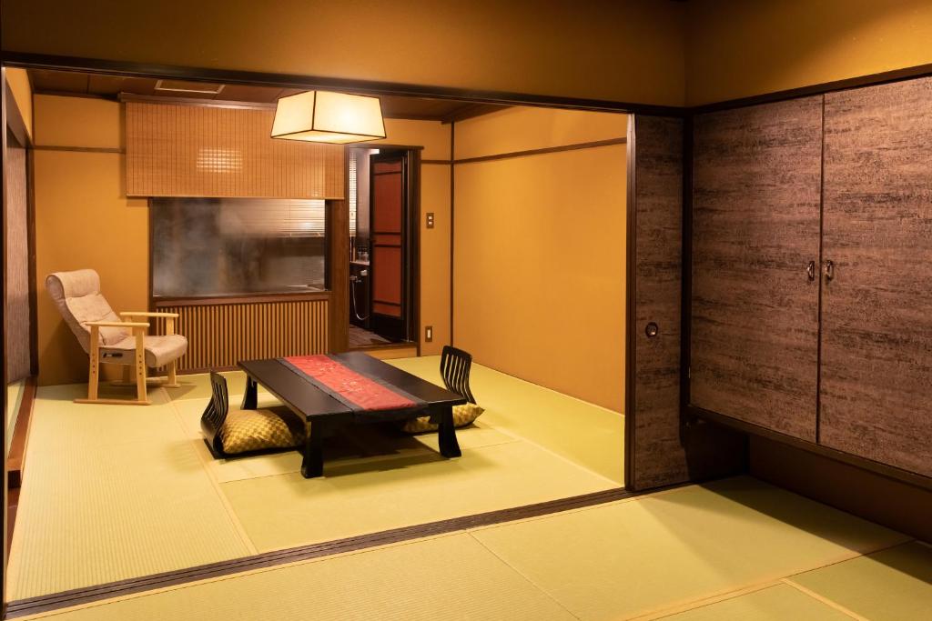 Izu Atagawa Yubana Mankai Adult Only Traditional Tatami Room