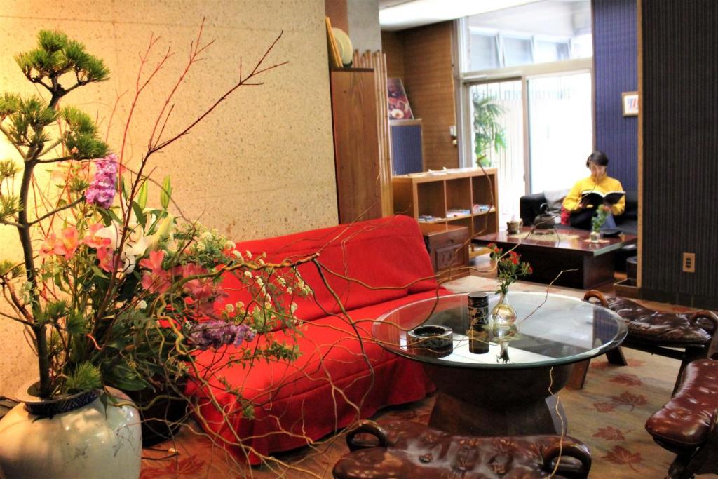 Kaigetsu Lounge Area Flowers