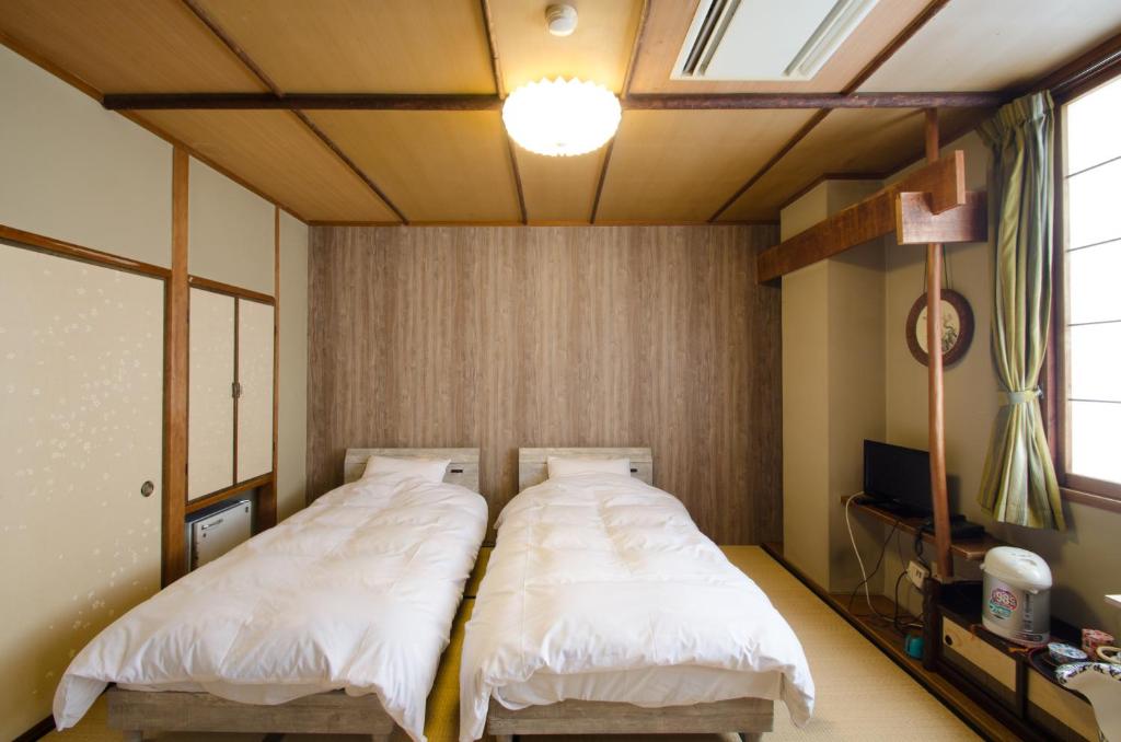 Kaigetsu Twin Bed Room