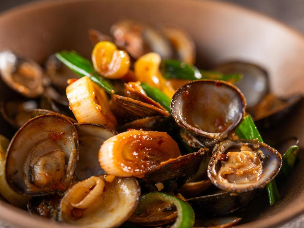 Kamenoi Hotel Tsukubasan Clam Dish