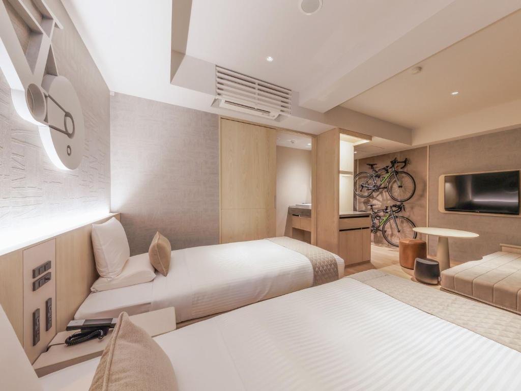 Kamenoi Hotel Tsukubasan Modern Room Bicycles