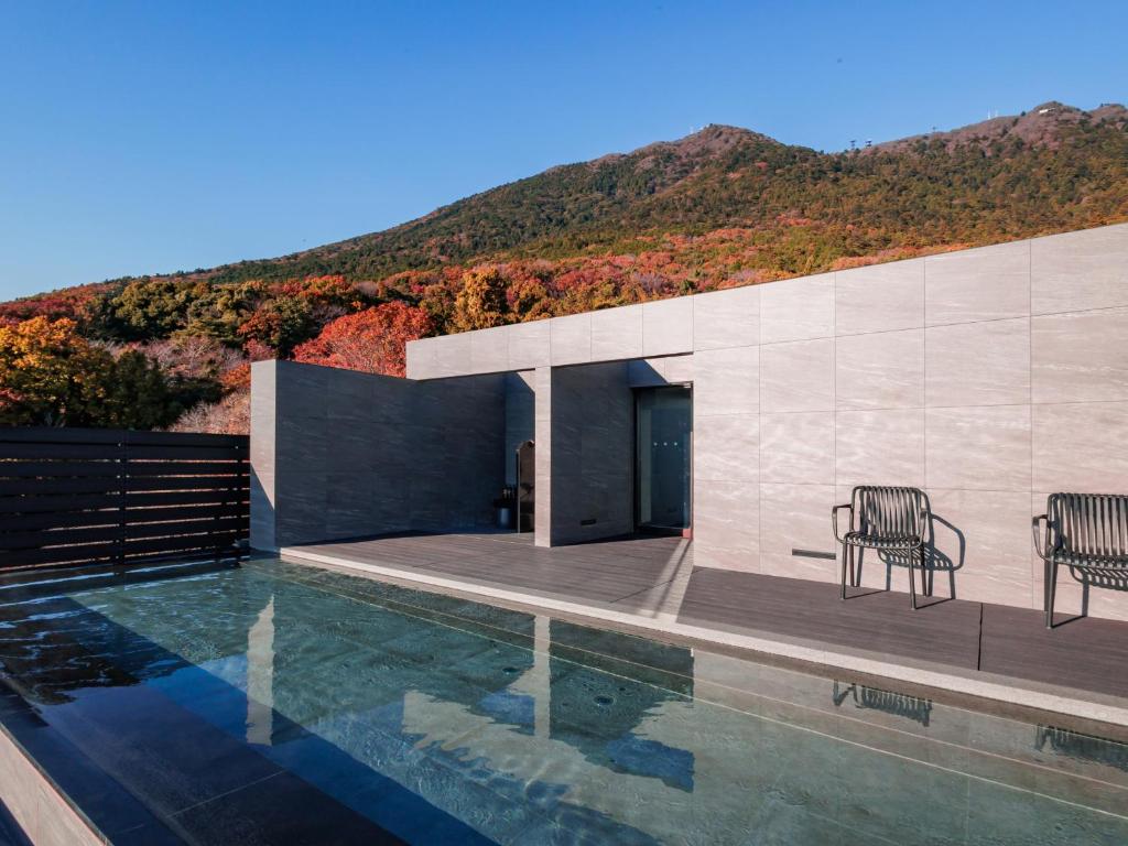 Kamenoi Hotel Tsukubasan Outdoor Onsen Mountain View