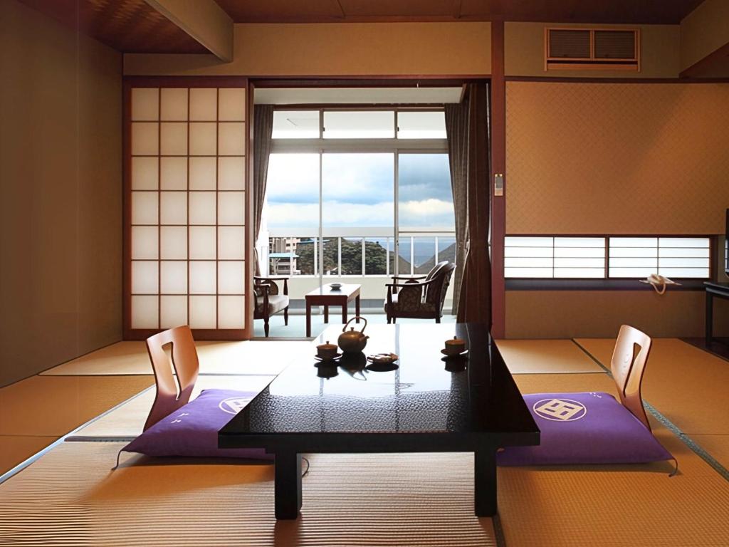 Kotobukitei Tatami Room Balcony View