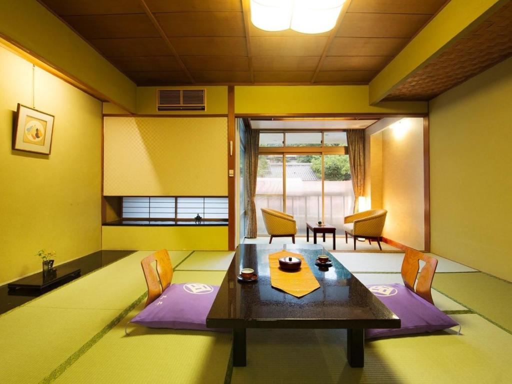 Kotobukitei Tatami Room Tea Table