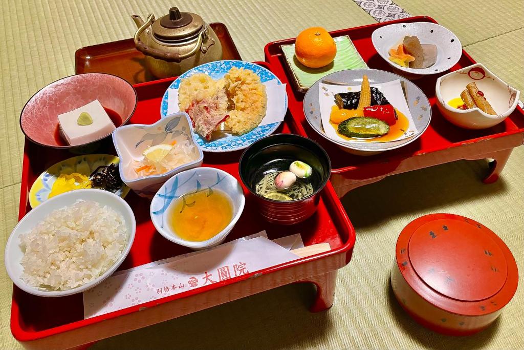 Koyasan Shukubo Daienin Traditional Meal Tatami