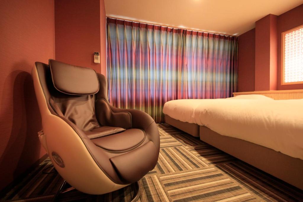 Marukyo Room Chair Bed