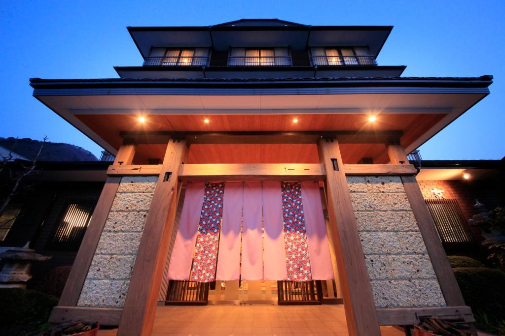 Marukyo Ryokan Entrance