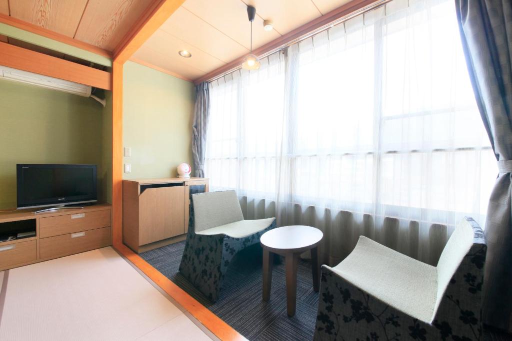 Marukyo Ryokan Seating Area