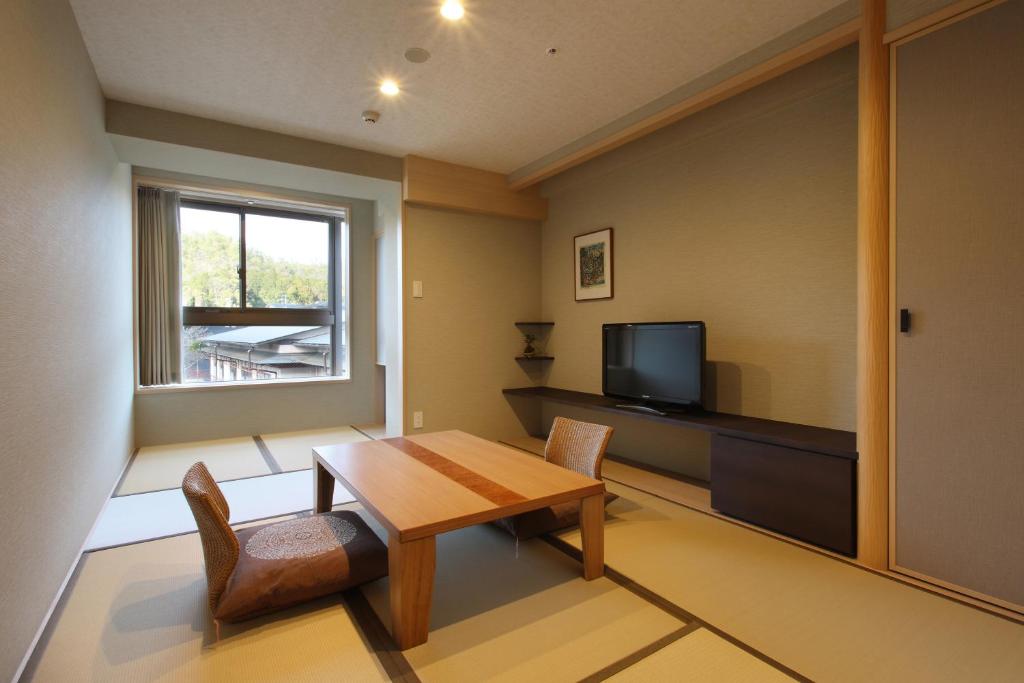Nenrinbo Tatami Room Table Chairs Tv