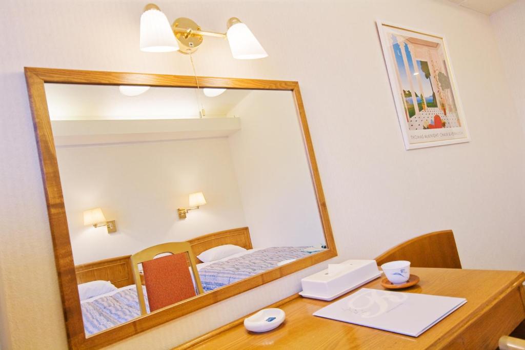 New Royal Hotel Shimanto Desk Mirror