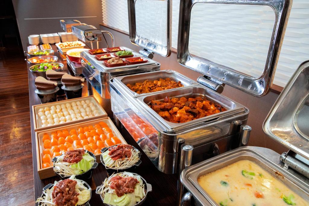 Noboribetsu Sekisuitei Buffet Spread