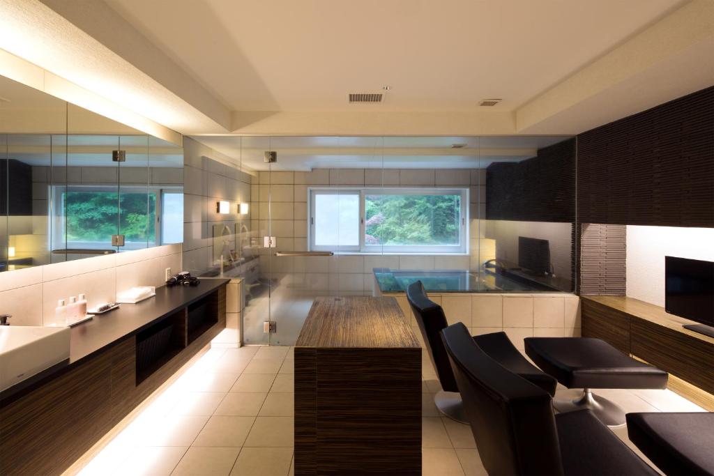 Noboribetsu Sekisuitei Modern Bathroom