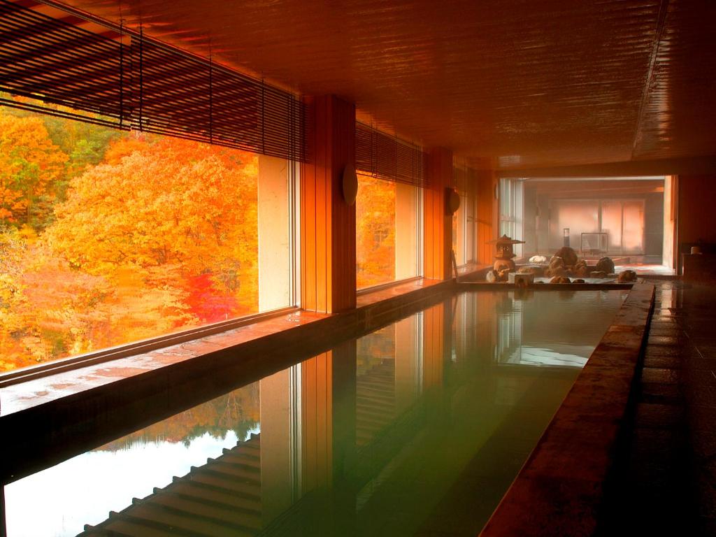 Noboribetsu Sekisuitei Onsen Autumn View