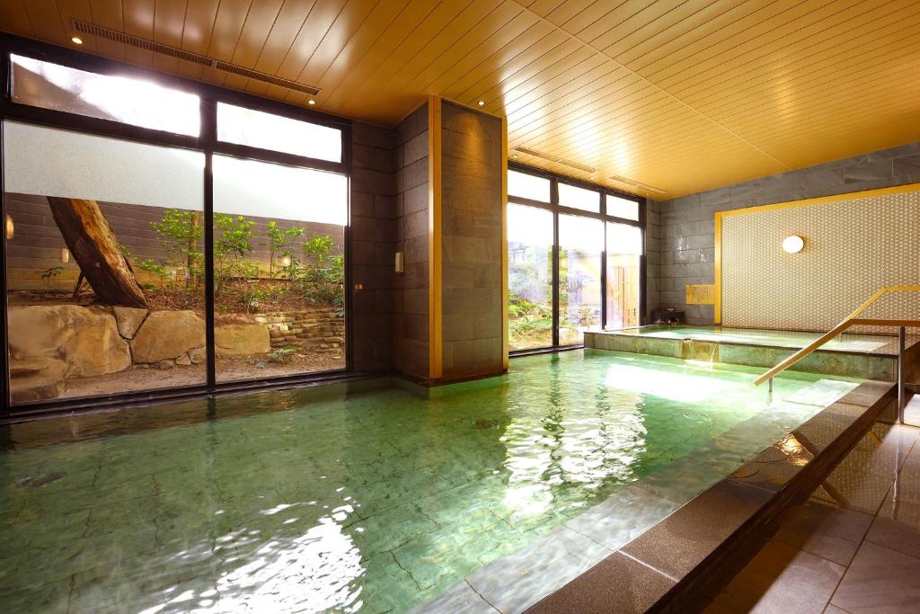 Oedo Onsen Monogatari Premium Yamashitaya Indoor Bath