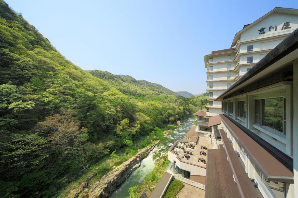 Okuiizaka Aanabara Onsen Yoshikawa Ya Mountain View