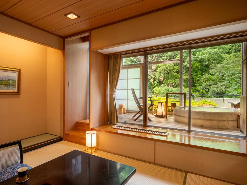 Okuiizaka Aanabara Onsen Yoshikawa Ya Tatami Room Onsen View
