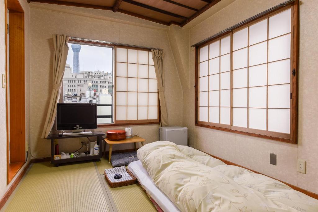 Ryokan Asakusa Mikawaya Honten Tatami Room Shoji Window